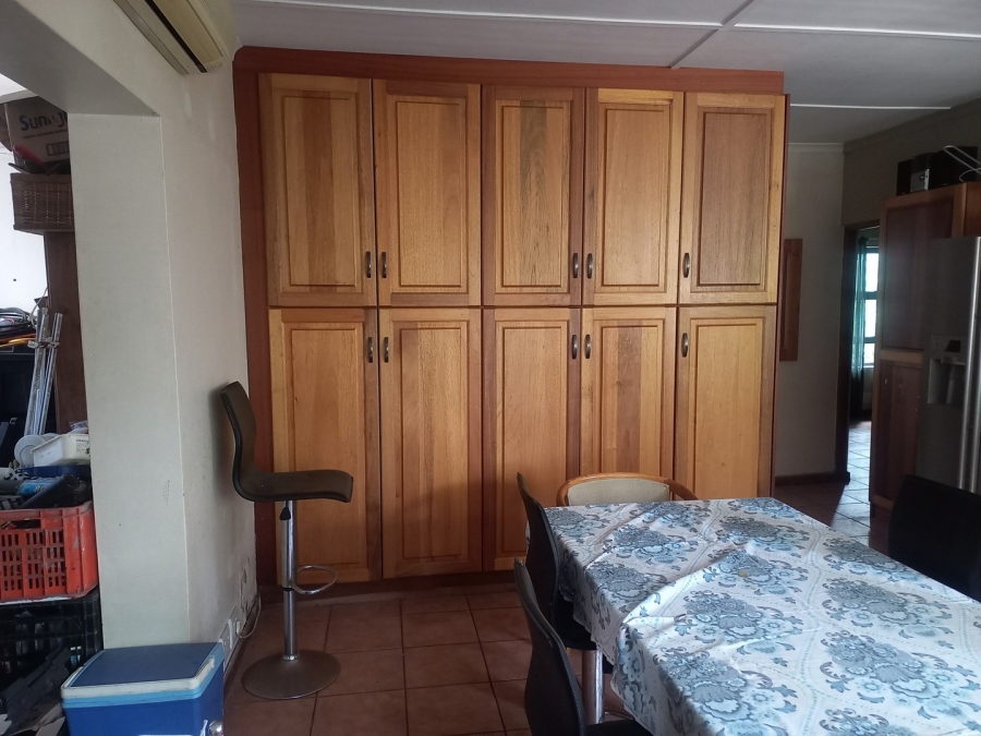 6 Bedroom Property for Sale in Gonubie North Eastern Cape